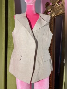 BCBGMaxAzria Sleeveless Tailored Vest in Light Beige